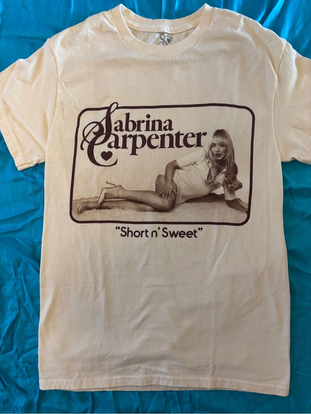 Women's Sabrina Carpenter Cream Graphic Shorts Tee -